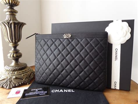 chanel boy o case medium